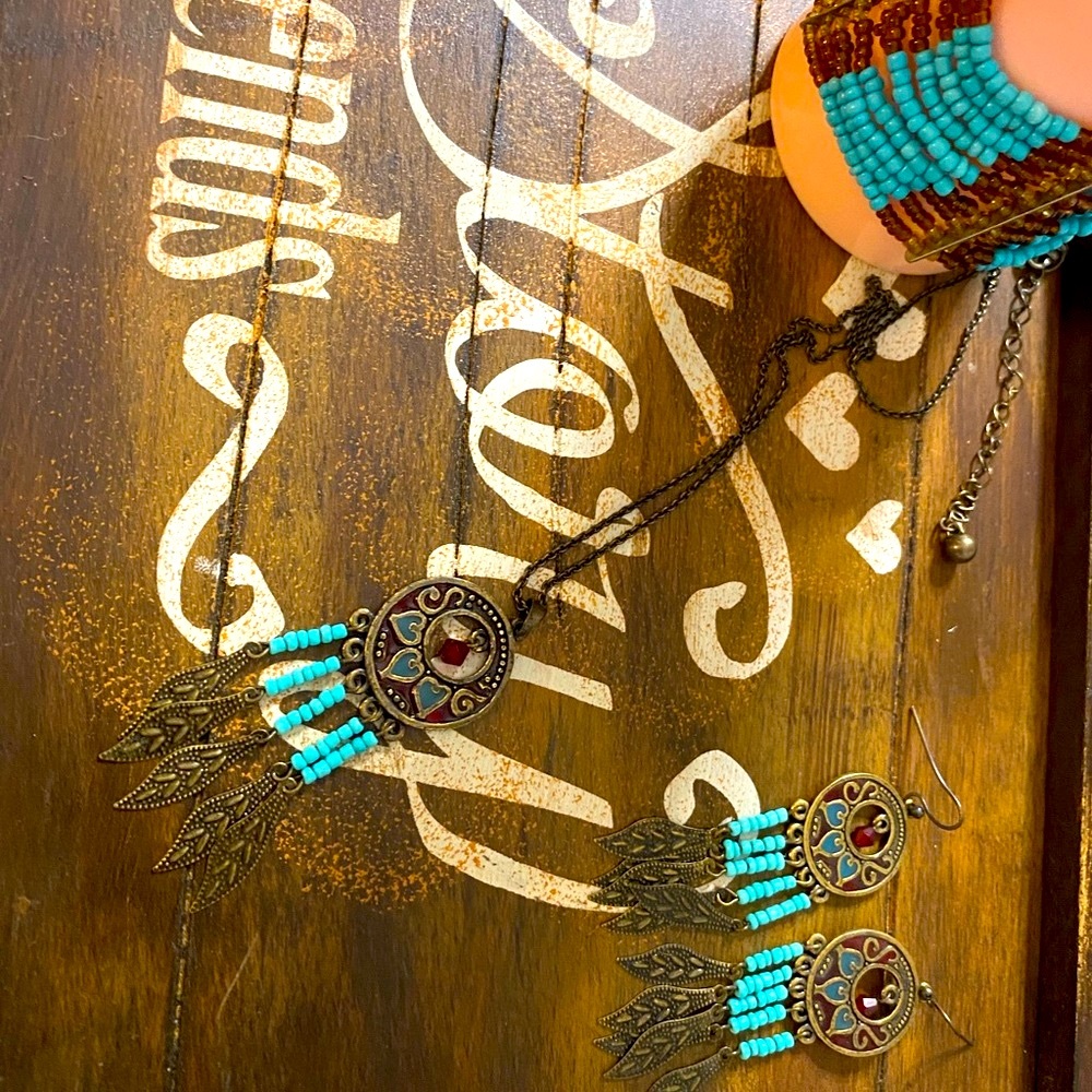 Turquoise color and red dangle Earrings, necklace, and stretch bracelet.